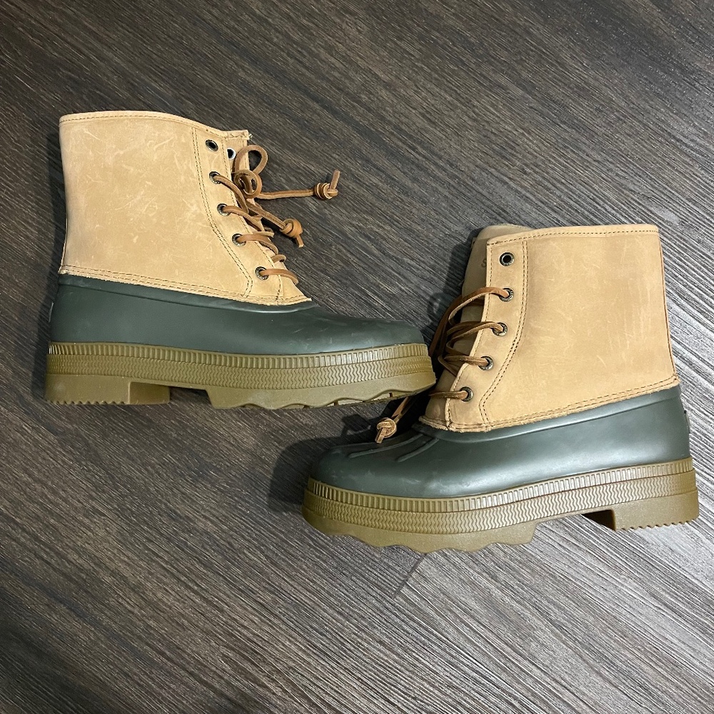 New Sperry Saltwater Duck Boot